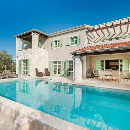 Design And Luxury Villa With Pool Kukci 外观 照片
