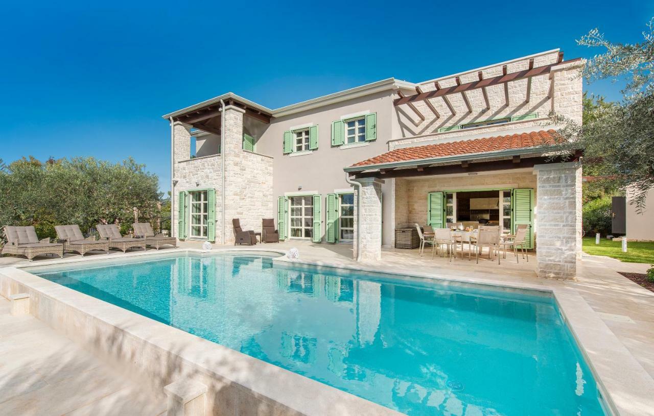 Design And Luxury Villa With Pool Kukci 外观 照片